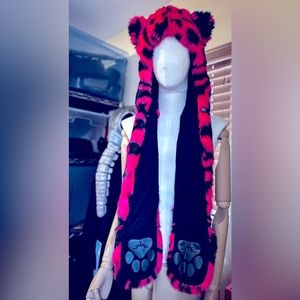 *RARE* Hot pink (faux) leopard fur SpiritHoods! Brand NEW